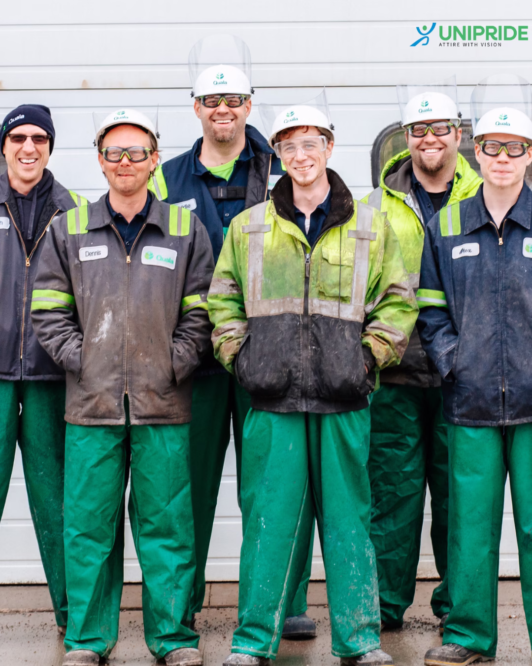 Modern Functionalities Added to Company Worker Uniforms: Boosting Productivity and Safety